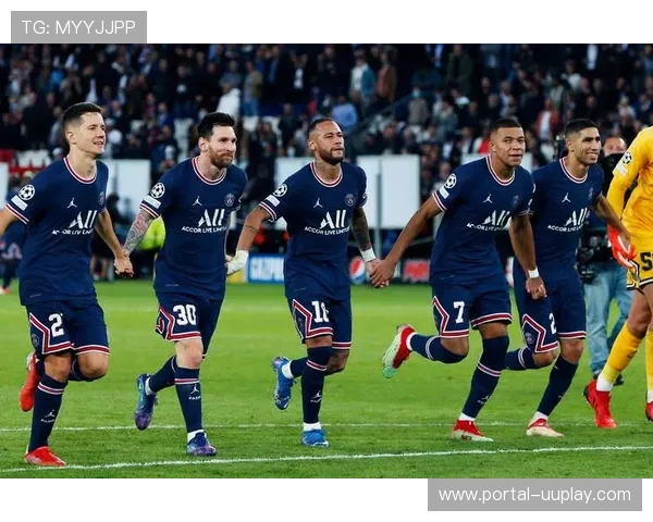 法兰克福迎战托特纳姆热刺，边锋对决引关注